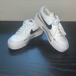 Amazing condition Nike Blazer Low Platform